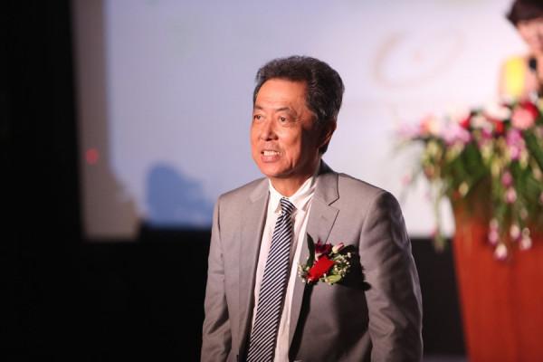 釋小龍為何突然糊了，看他父親乾的那些事，就一點都不奇怪了