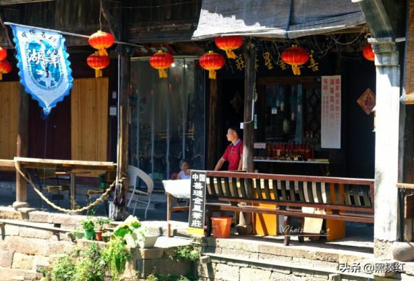 初遊新市古鎮，覺得這裡和烏鎮很像，後來才明白這“神似”的原因