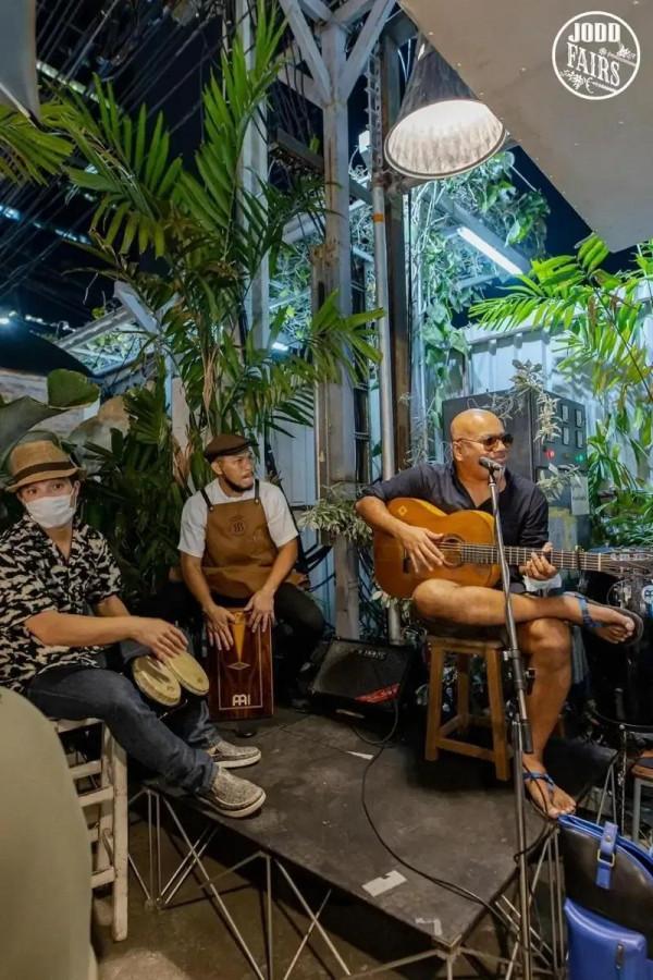 泰國曼谷的拉差達火車頭夜市以 JODD FAIRS 的形式迴歸 泰國曼谷的拉差達火車頭夜市以 JODD FAIRS 的形式迴歸