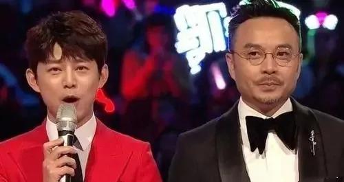 湖南衛視跨年：新人主持全部翻車，龔俊自嘲動作大，王一博發胖