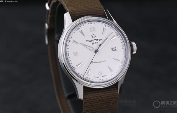 現代與經典並存 品鑑雪鐵納碟越系列腕錶