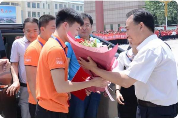 來自初中生的疑惑:為什麼老師勸我去“技校”,而不是上高中? 來自初中生的疑惑:為什麼老師勸我去“技校”,而不是上高中?