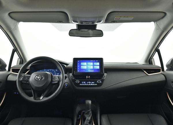 15萬級人氣新車推薦，全新一代名圖對比豐田凌尚，該怎麼選？