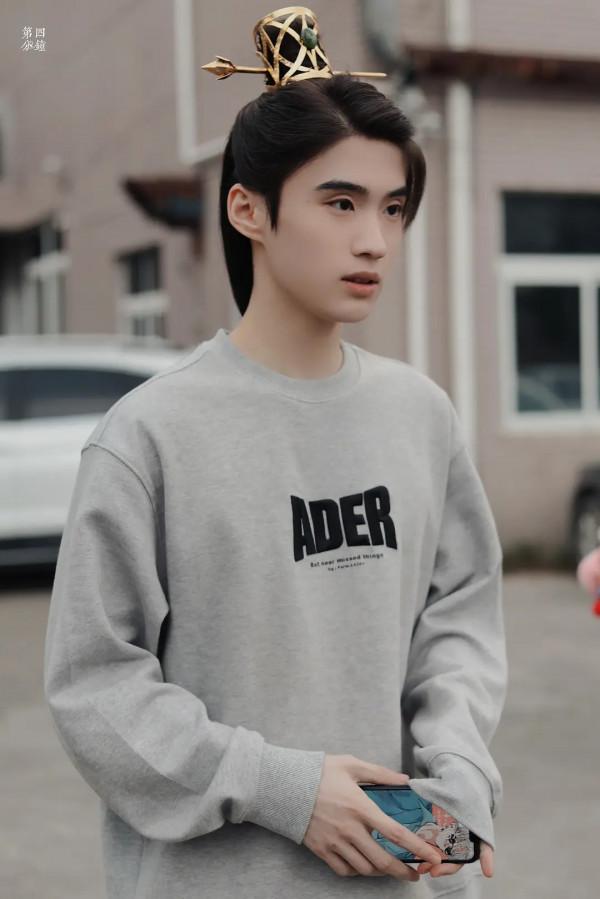 《誰是兇手》肖華軍是少年顧廷燁？14歲出道的他，還是誤殺的素察