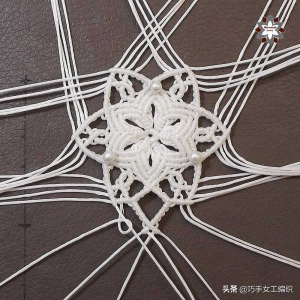 用繩子就能編出漂亮的雪花，超詳細的教程，一步一步教你編