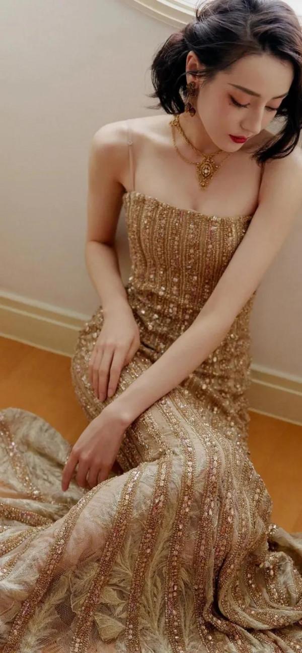 迪麗熱巴桌布(2) 迪麗熱巴桌布(2)