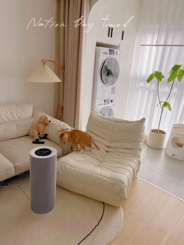 她家只有55平米，全屋裝修成大白牆，陽臺做拱門，鄰居都直呼好看