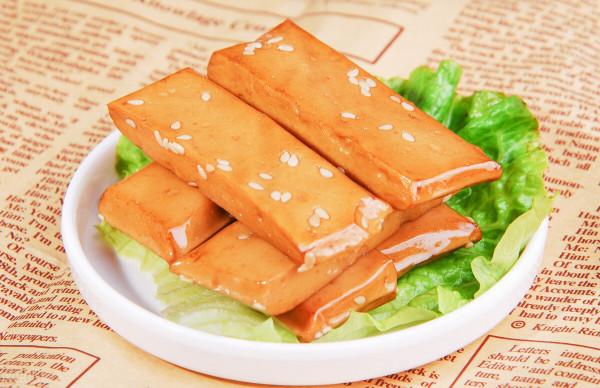 零食是減肥朋友們的天敵，但這幾款低糖低卡零食你可放心食用