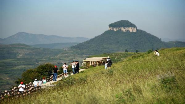 山東岱崮地貌，一處神奇的“秘境”，崮上草原最是獨特