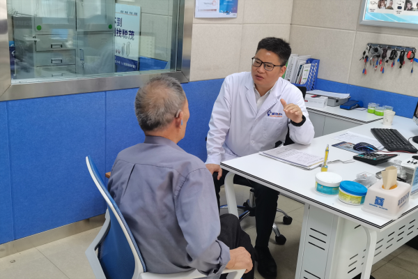 老人聽力不好怎麼辦？改善老人聽力的5個方法