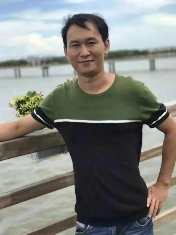 詩韻飛揚/許勝帶 點點曾經心上漾。難忘。雲閒未可共徜徉(382)