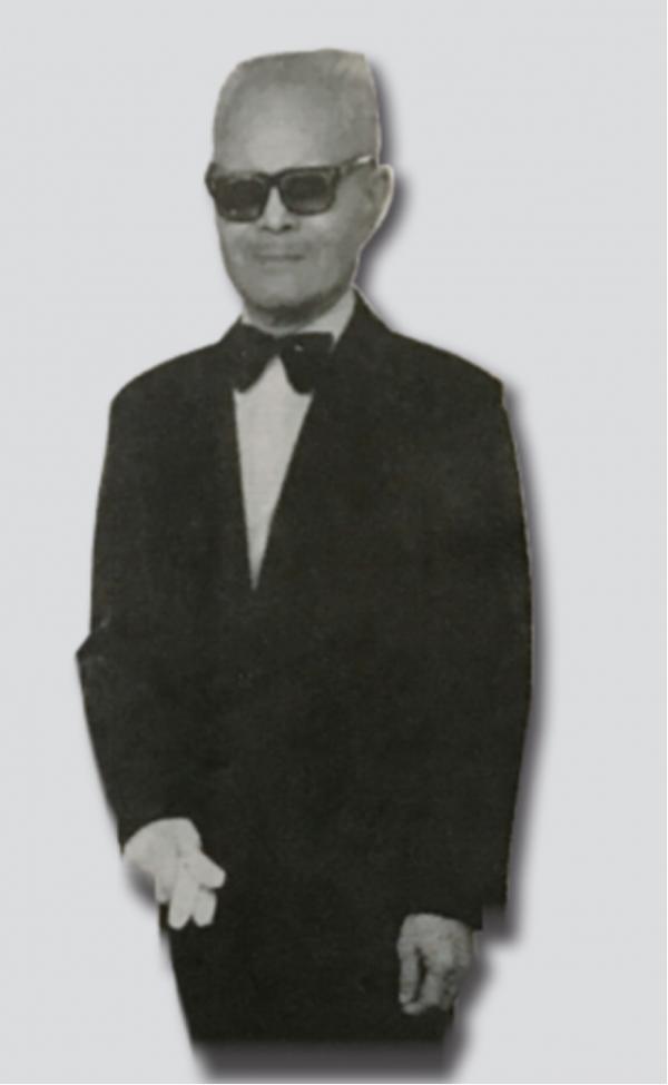 1986年,一位盲人來到上海外事辦:請把我送上英女王的遊輪 1986年,一位盲人來到上海外事辦:請把我送上英女王的遊輪