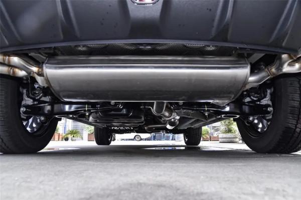 名爵HS對比長安CS75 PLUS，配置略勝一籌，但是空間沒有優勢