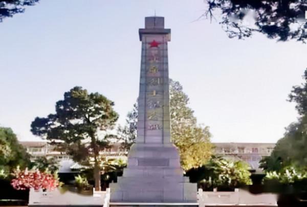 景寶玲：23歲犧牲，初戀在其墓前守候一生，弟弟為尋她奔波64年