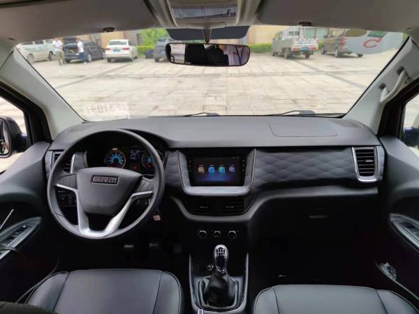 華晨鑫源金海獅試駕：軸距超3米的9座MPV 乘坐載貨兩不誤