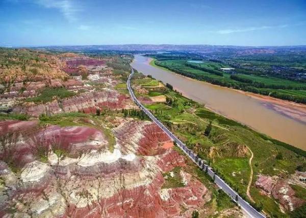 中國最適合自駕遊的十條絕美公路,避開人潮去兜兜風吧 中國最適合自駕遊的十條絕美公路,避開人潮去兜兜風吧