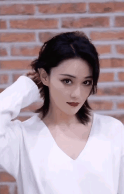 明星光劍變身哪家強？倪虹潔秀肌肉，辛芷蕾搞笑，肖戰無效換裝