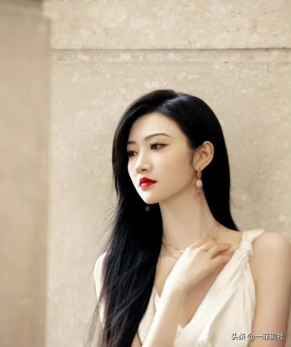 娛樂圈近期最新爆料，眾多頂流在內，藝考證件照曝光，大瓜小瓜啦