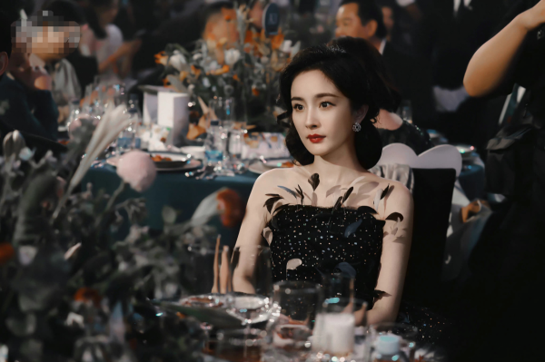 一場芭莎晚宴八位明星遭遇尷尬,暴露娛樂圈三大真實現狀 一場芭莎晚宴八位明星遭遇尷尬,暴露娛樂圈三大真實現狀