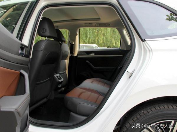 熱門合資高銷量家轎,油耗較低配置不錯空間大,實拍大眾朗逸 熱門合資高銷量家轎,油耗較低配置不錯空間大,實拍大眾朗逸