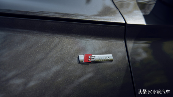 售39.68萬起 增RS燃速版本/配專屬車漆 2022款奧迪Q5L上市 售39.68萬起 增RS燃速版本/配專屬車漆 2022款奧迪Q5L上市