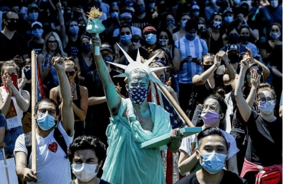 疫情來勢洶洶，美國依舊在醉生夢死，這是最後的狂歡嗎？