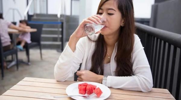 10 個飯後小習慣，有兩個真不建議你做