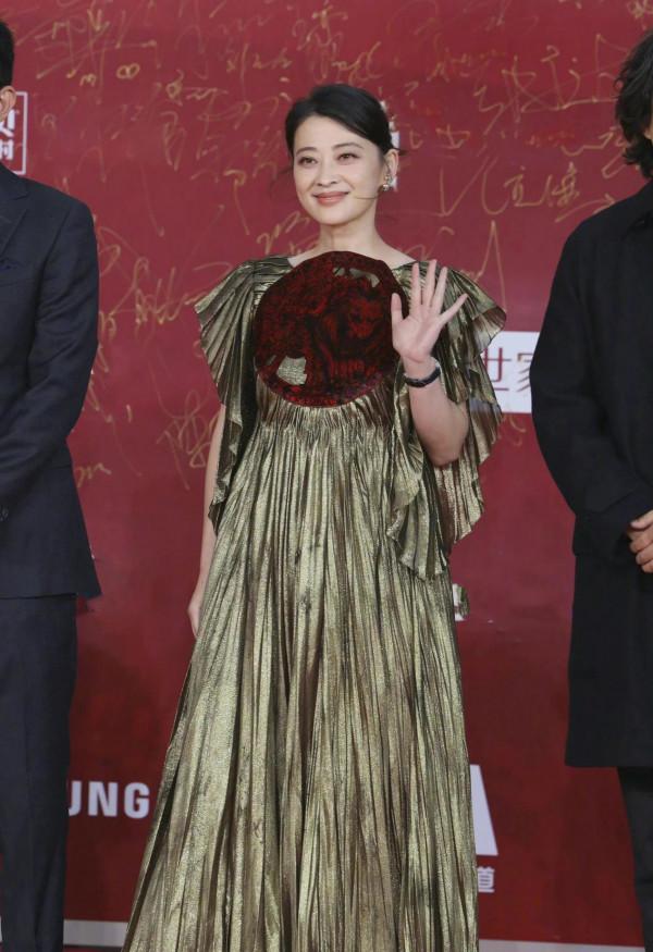 紅毯比美大賽一觸即發？姚晨鞏俐戰袍加身，誰長在你的審美點上？