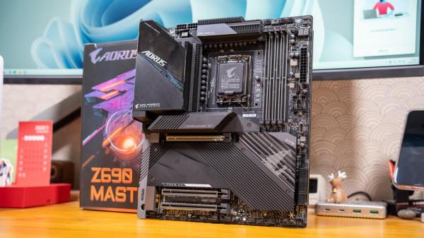 不計預算裝一臺12代12900K怎麼選？