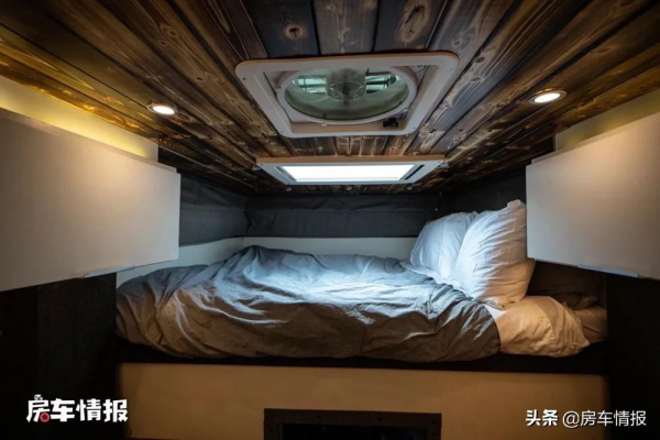 福特新款房車來啦!配3.5T+10AT動力強悍,車門設計特別像裝甲車 福特新款房車來啦!配3.5T+10AT動力強悍,車門設計特別像裝甲車
