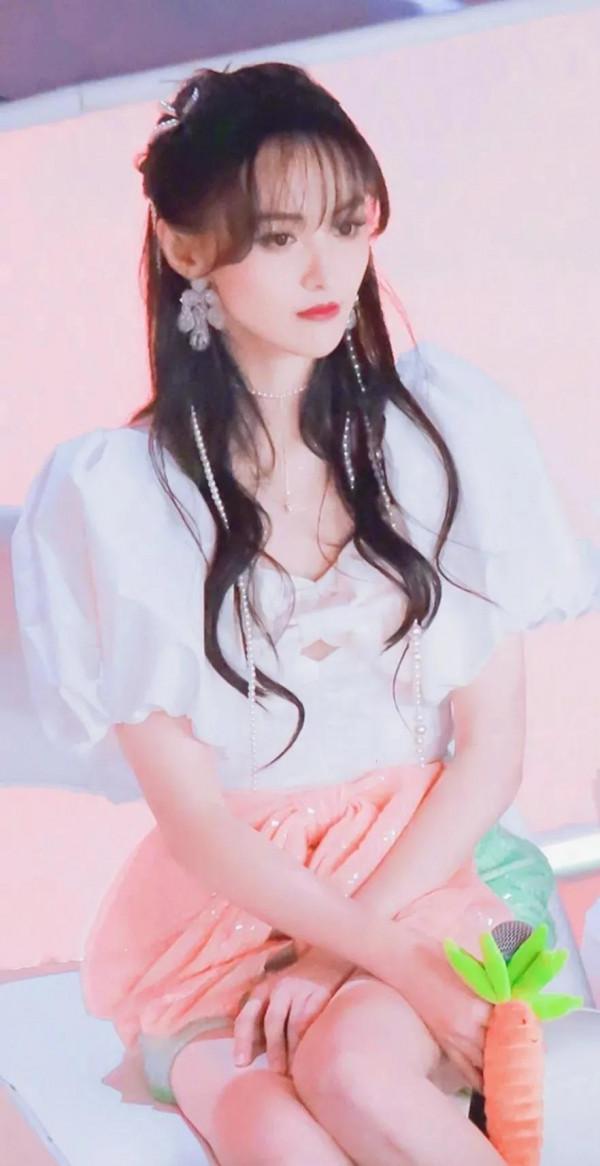 女明星的坐姿,你給誰好評? 女明星的坐姿,你給誰好評?