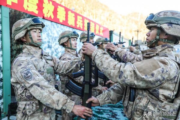 接過責任，守護榮光！ 西藏軍區某旅舉行新兵授裝儀式