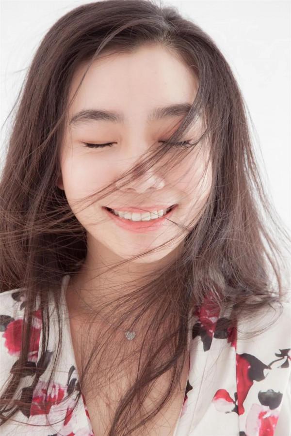 杜娟，演員、歌手、清華大學工商管理碩士、製片人