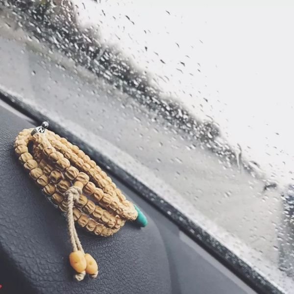 這個夏天，高低盤一串百香