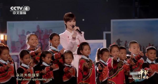 央視中秋晚會“王炸”:央視boys合唱,劉詩詩古裝,周深“奔月” 央視中秋晚會“王炸”:央視boys合唱,劉詩詩古裝,周深“奔月”