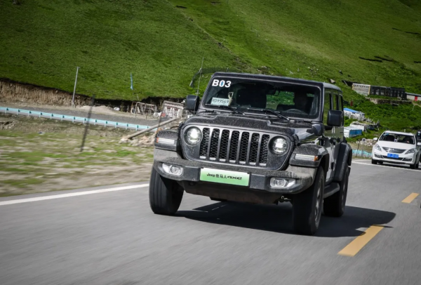 6秒破百，傳奇硬派越野車再進化，更省油好開，征服荒野小意思