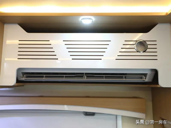 高性價比房車！愛旅途2022款大通V90C，800鋰電800太陽能配置合理