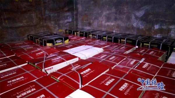 緊急馳援額濟納 緊急馳援額濟納