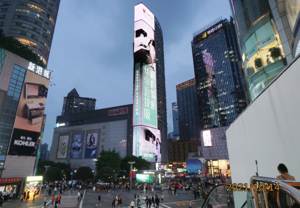 華帝廚電霸屏展現新時代廚房生活