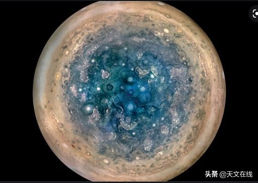 奇怪的現象：木星北極和南極極光的變化相互獨立