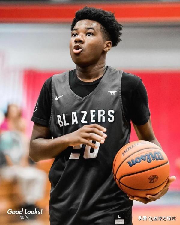 詹姆斯小兒子14歲已身高185！球場訓練照被詹姆斯轉發