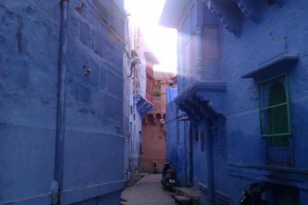 既然連死都不怕了,不如在死之前看看這個世界 既然連死都不怕了,不如在死之前看看這個世界