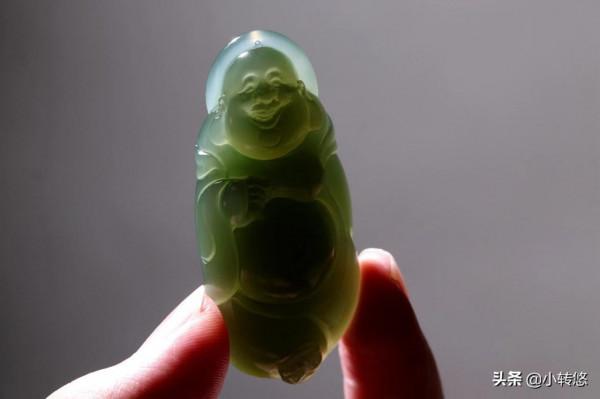 巨龍騰空而起,暢遊戲珠,飛龍形態各異,霸氣十足 巨龍騰空而起,暢遊戲珠,飛龍形態各異,霸氣十足