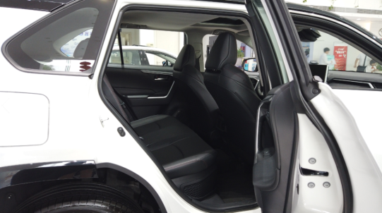 百公里加速5.9秒，一箱油能跑1152公里，威蘭達高效能版到店實拍