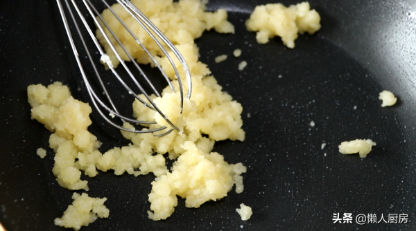 這是毛毛蟲麵包一次醒發的做法,大人小孩搶著吃,學會可以出攤了 這是毛毛蟲麵包一次醒發的做法,大人小孩搶著吃,學會可以出攤了