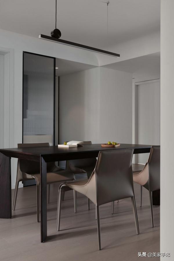 南京夫妻129㎡的家,堅持全屋打滿櫃子,效果不是一般的大氣實用 南京夫妻129㎡的家,堅持全屋打滿櫃子,效果不是一般的大氣實用