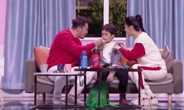 6臺春晚群芳爭豔：唐嫣劉海翻車，張雨綺鑽飾搶鏡，AB像大頭娃娃