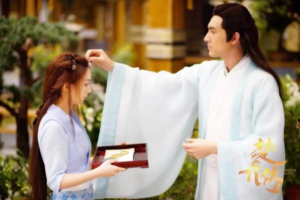 楚喬傳星月夫婦有愛瞬間,趙麗穎啥時候能把林更新撈上來是個問題 楚喬傳星月夫婦有愛瞬間,趙麗穎啥時候能把林更新撈上來是個問題