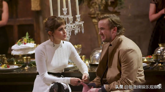 哈利波特曝重聚幕後花絮，赫敏馬爾福相擁舞蹈，電影都不敢這麼拍