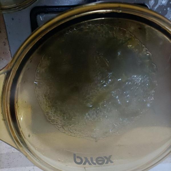 海裙帶豆腐蝦滑湯，鮮掉眉毛